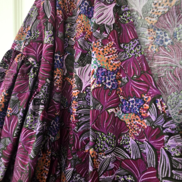 Floral V-Neck Blouse with Puff Sleeves - Picture 3 of 4